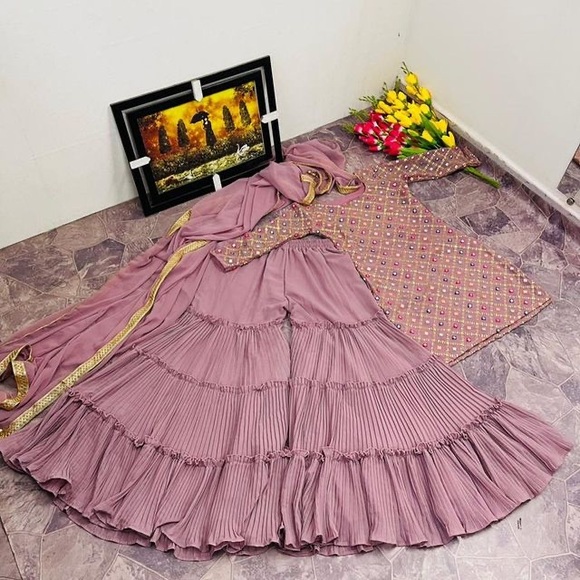 Indian and Pakistani
NEW PARTY WEAR, SHARARA SUIT WITH DUPATTA - Picture 3 of 3